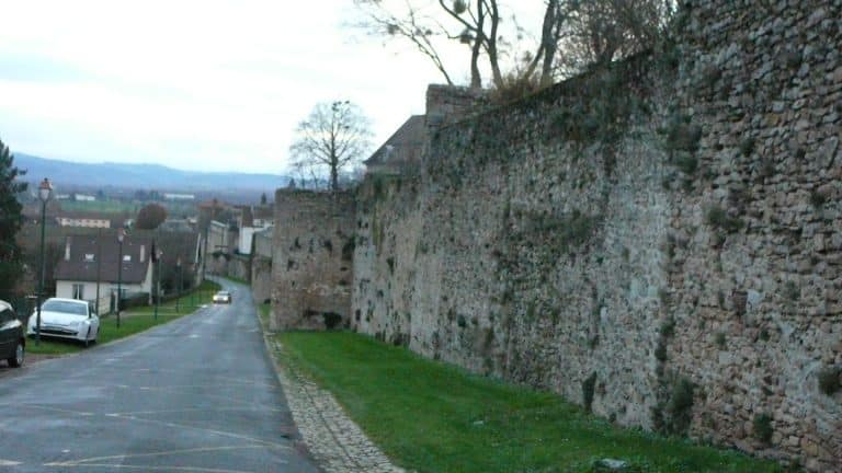 Visiter Autun en randonnée
