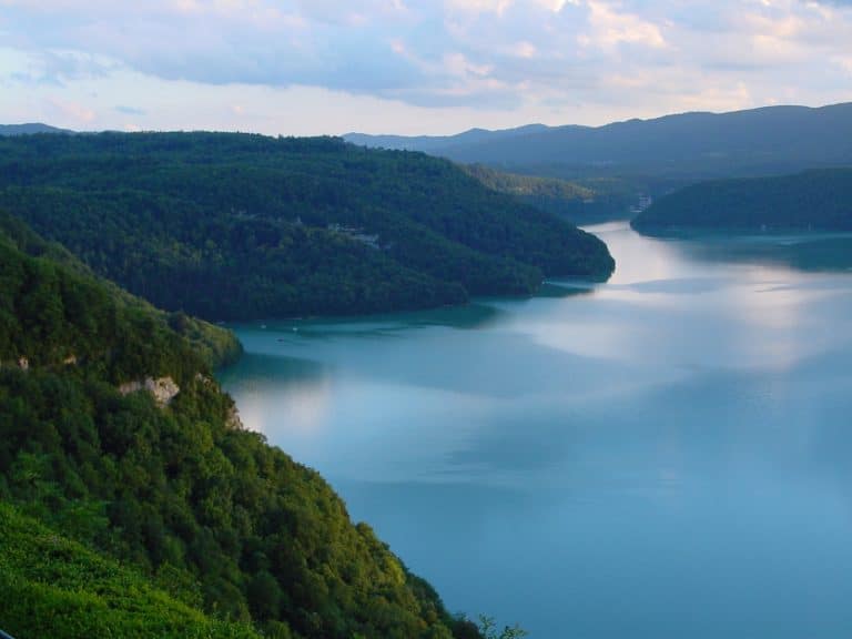 Les meilleurs lacs et cascades sur les montagnes du Jura