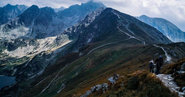 Où trouver les plus belles randonnées sauvages dans les Pyrénées?