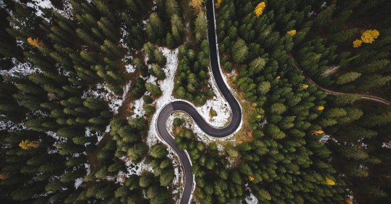 Quels sont les itinéraires de randonnée incontournables dans les Pyrénées ?