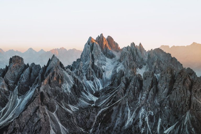 Sérénité estivale : découvrez les Pyrénées, une destination idéale pour des vacances familiales réussies
