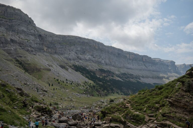 Prêt pour une exploration des sentiers de trekking ?