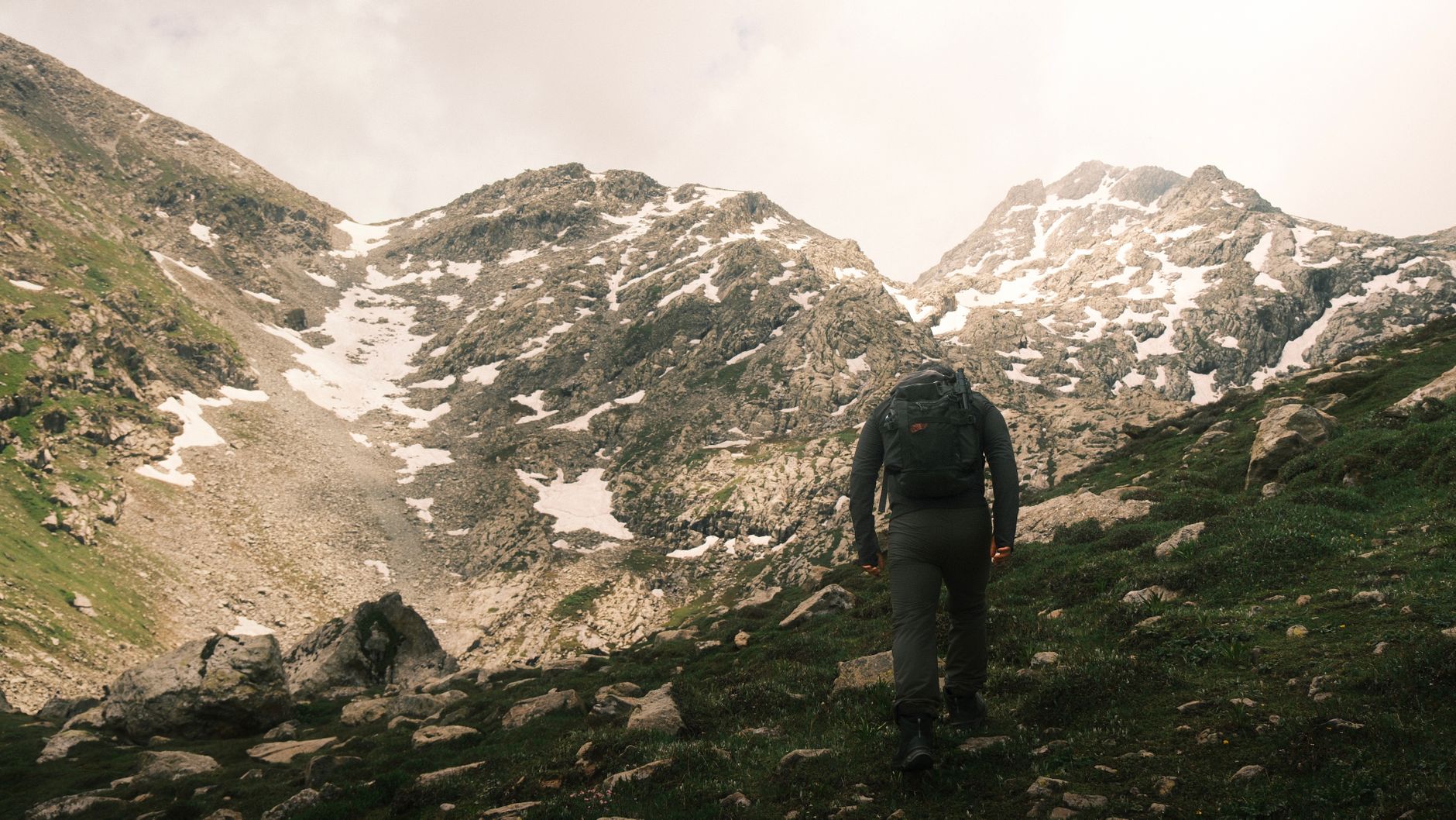 Quels sont les meilleurs itinéraires de randonnée alpine dans les Pyrénées ?
