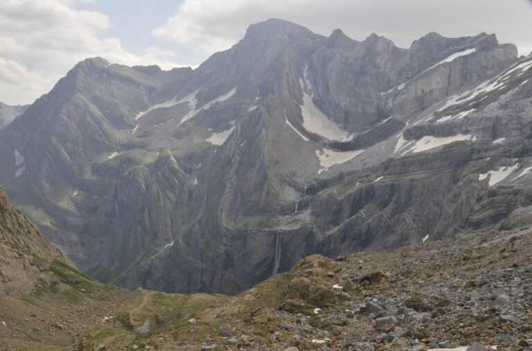 Choisir une randonnée dans les Pyrénées selon son niveau et la saison